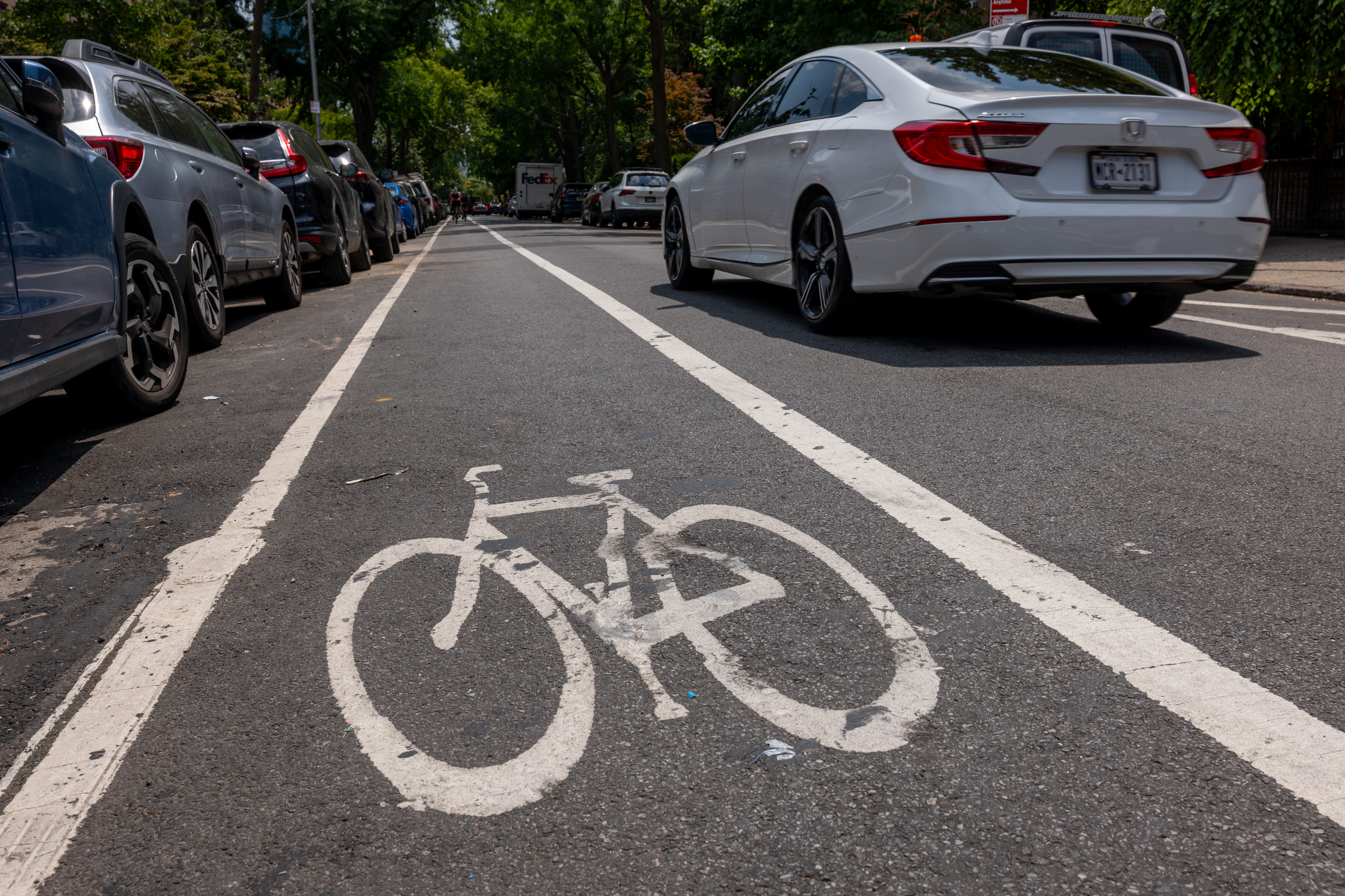 Ballot questions ask NYC voters whether to cut red tape on outdoor dining, bike lanes — Gothamist, Midland Dining news