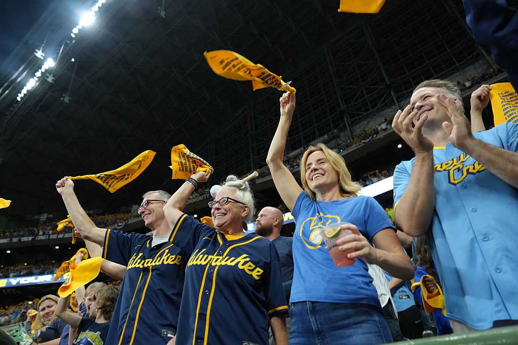 LIST: World Series shuttles and watch parties in SE Wisconsin — WISN 12 Milwaukee, Midland Sports news