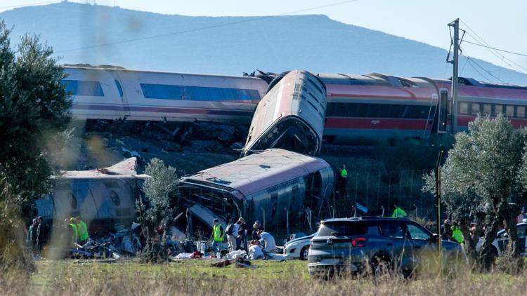 At least 30 killed in crash between 2 trains in Spain, according to media reports — Midland Community news