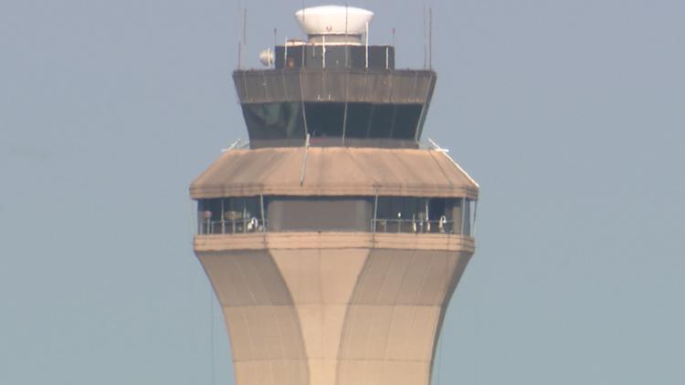 Flight precautionarily evacuated at Houston's Bush Airport after sensor indicated smoke in cabin, airline says — KHOU 11 (Houston), Midland Community news