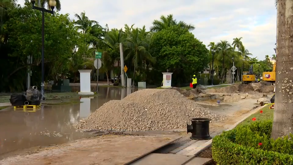 Repairs underway for water leak near Las Olas Blvd at Coral Way — WSVN 7 Broward, Midland Community news