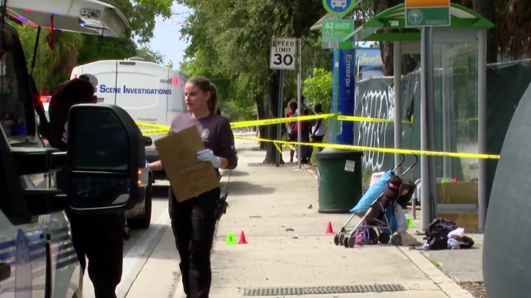 Attacker, victim injured in stabbing at Miami bus stop — WSVN 7 Miami-Dade, Midland Community news