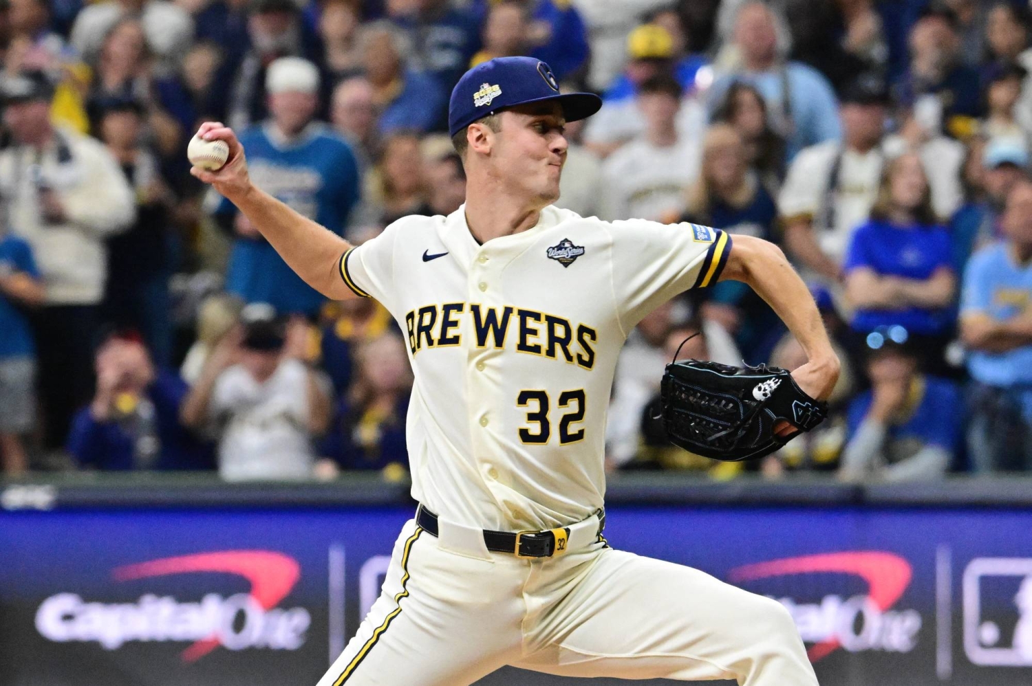  Brewers hold on in ninth to edge Rays in Game 1 of World Series  — Japan Times, Midland Sports news